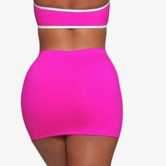 SKIMS Zip Up Skirt - Picture 2 of 8